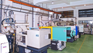 01-Plastic Molding-300X173