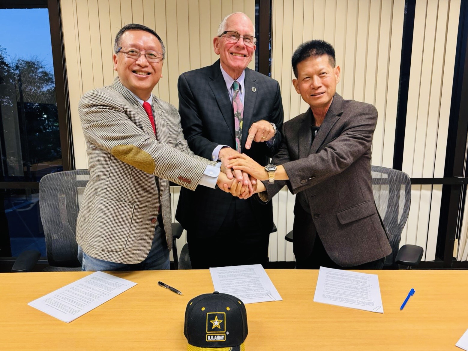 HUKUI Biotechnology Co., Ltd. and EyeZense Inc. sign strategic cooperation agreement.